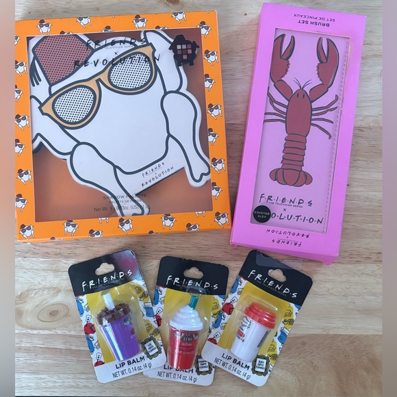 Makeup Revolution Other - 𝓕𝓻𝓲𝓮𝓷𝓭𝓼 𝓧 𝓜𝓪𝓴𝓮𝓾𝓹 𝓡𝓮𝓿𝓸𝓵𝓾𝓽𝓲𝓸𝓷 𝓑𝓾𝓷𝓭𝓵𝓮